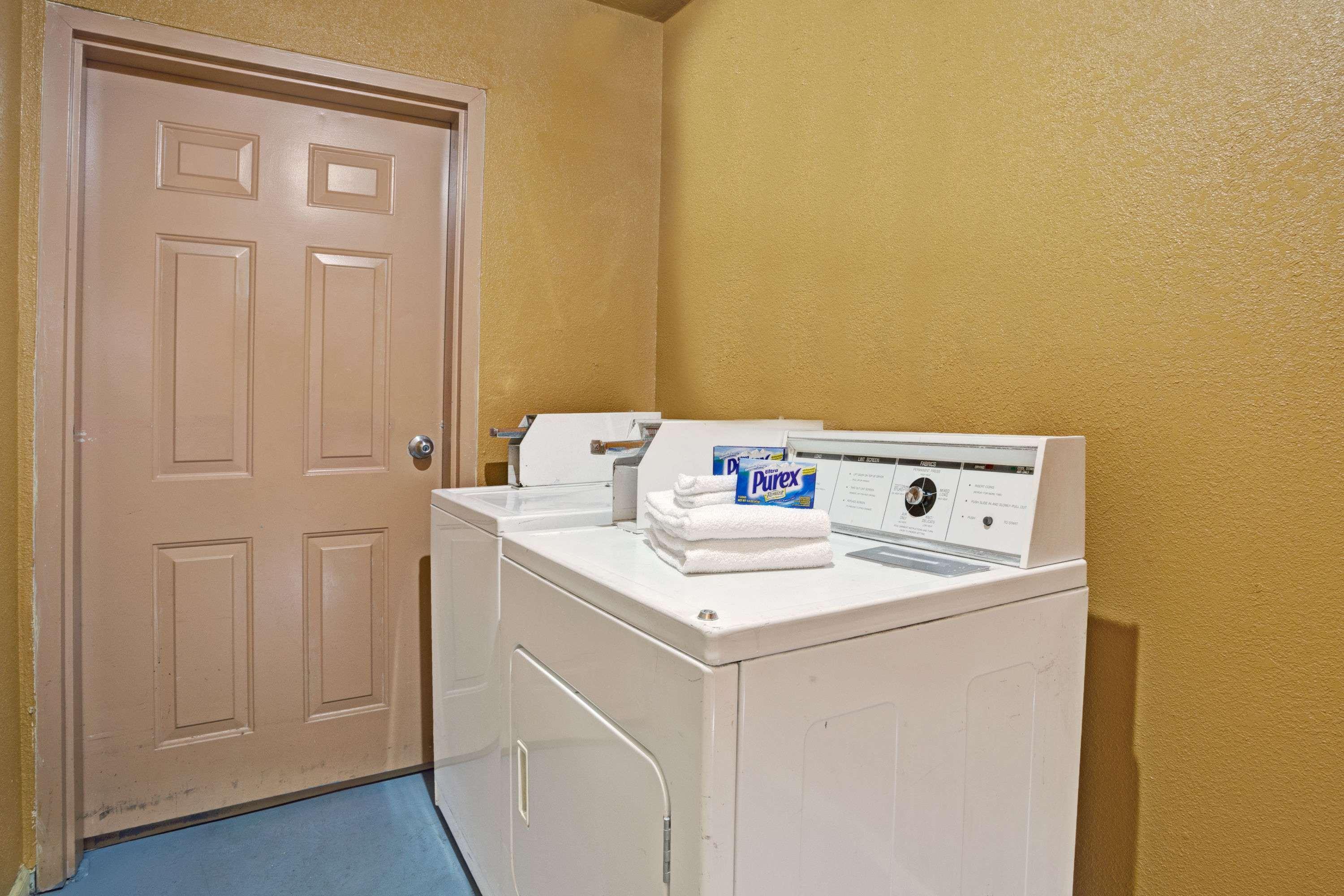 Travelodge By Wyndham Forest Park Atlanta South Екстериор снимка