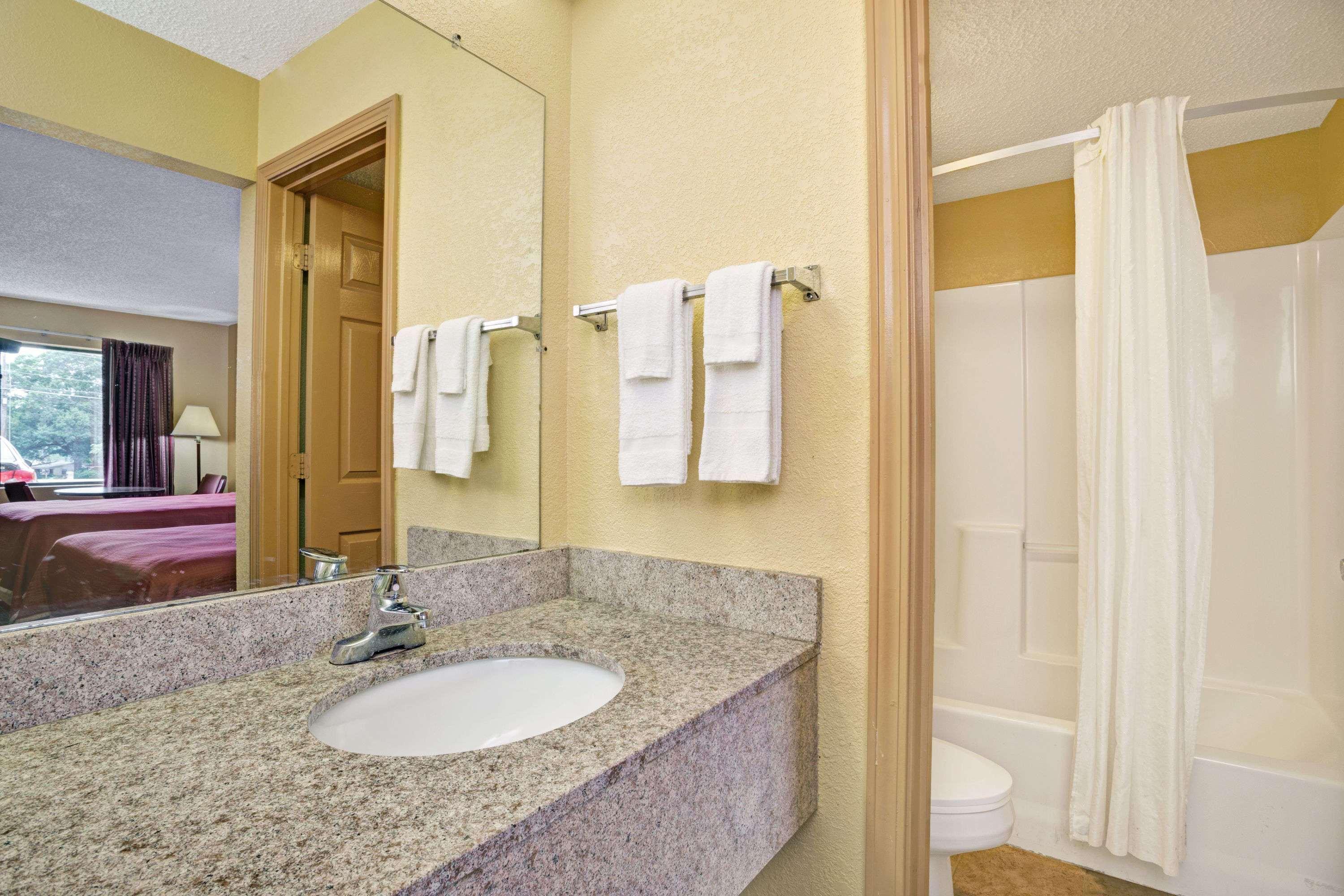 Travelodge By Wyndham Forest Park Atlanta South Екстериор снимка