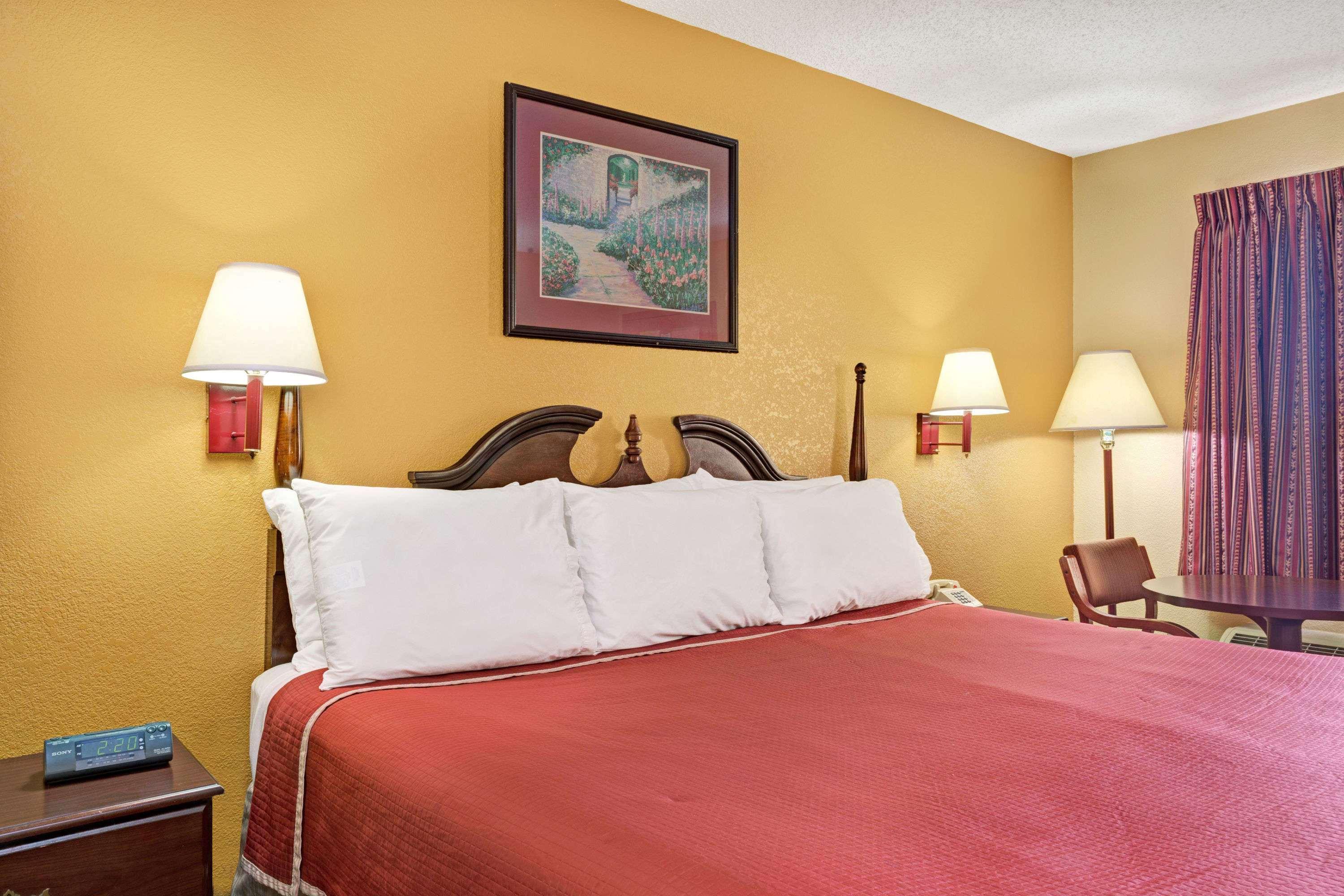 Travelodge By Wyndham Forest Park Atlanta South Екстериор снимка