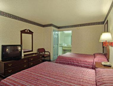 Travelodge By Wyndham Forest Park Atlanta South Екстериор снимка